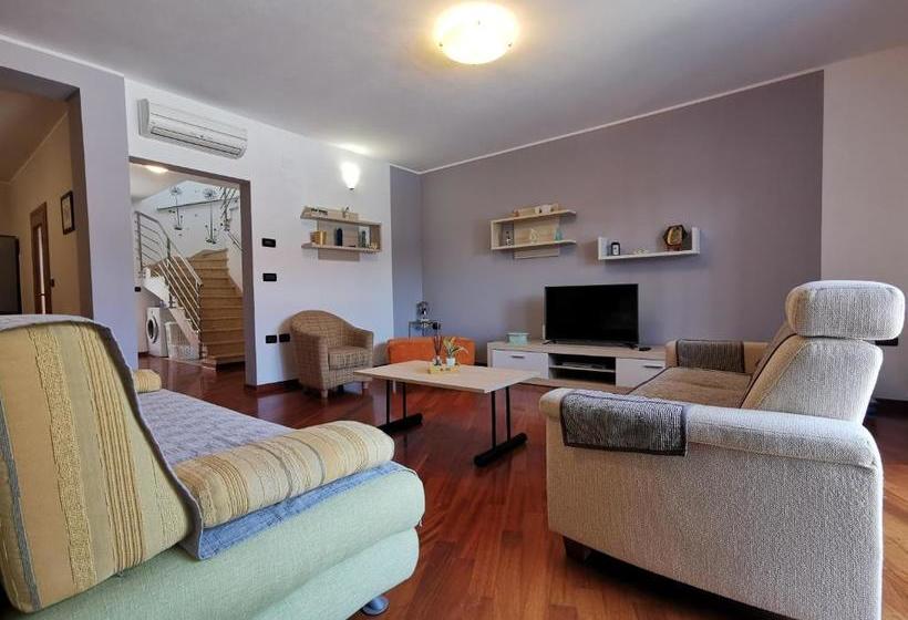 Apartment Maritea   Three Bedroom Apartment With Pool