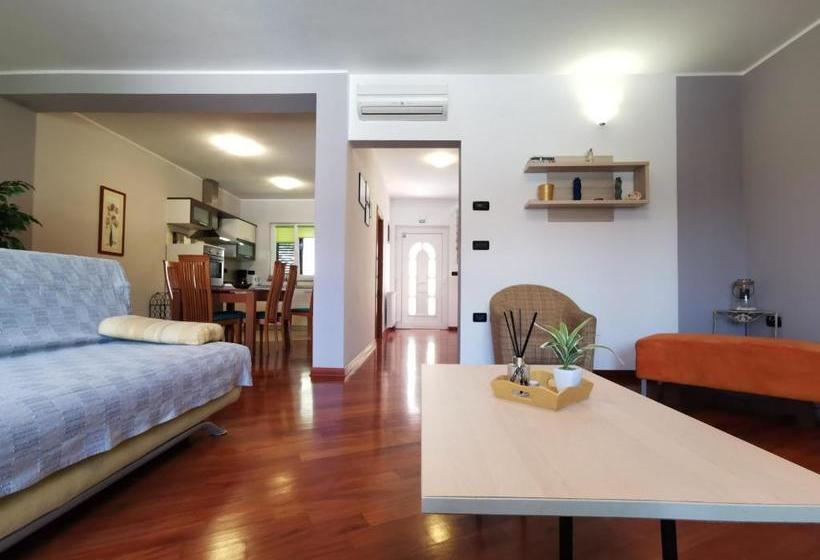 Apartment Maritea   Three Bedroom Apartment With Pool