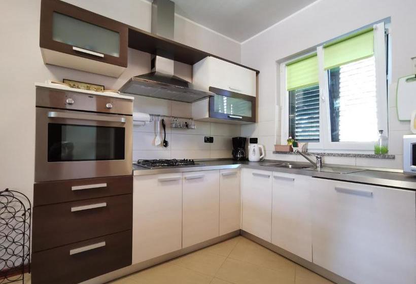 Apartment Maritea   Three Bedroom Apartment With Pool