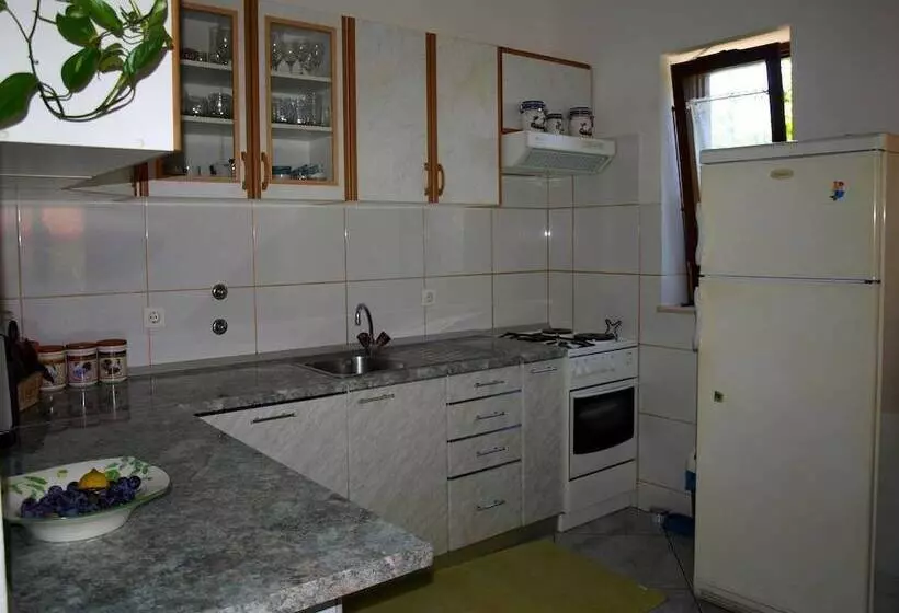 Apartments Janja Postira