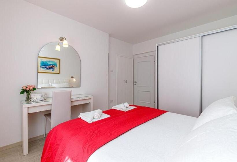 Apartments Lavizatic