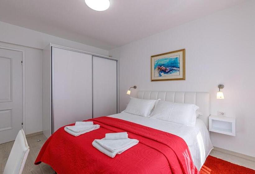 Apartments Lavizatic