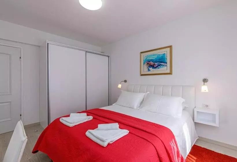 Apartments Lavizatic