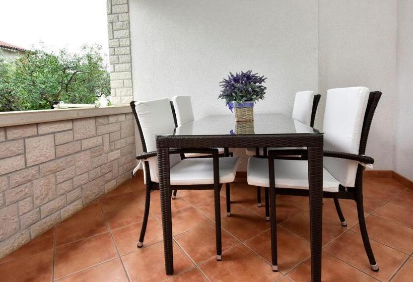 Apartments Lavizatic