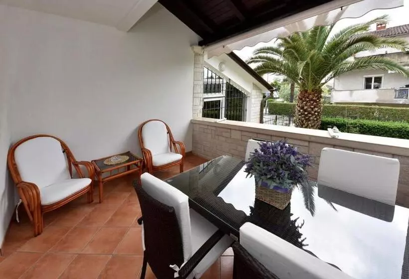 Apartments Lavizatic