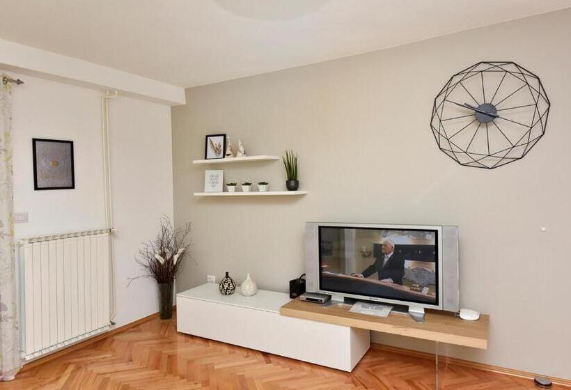 Apartments Lavizatic