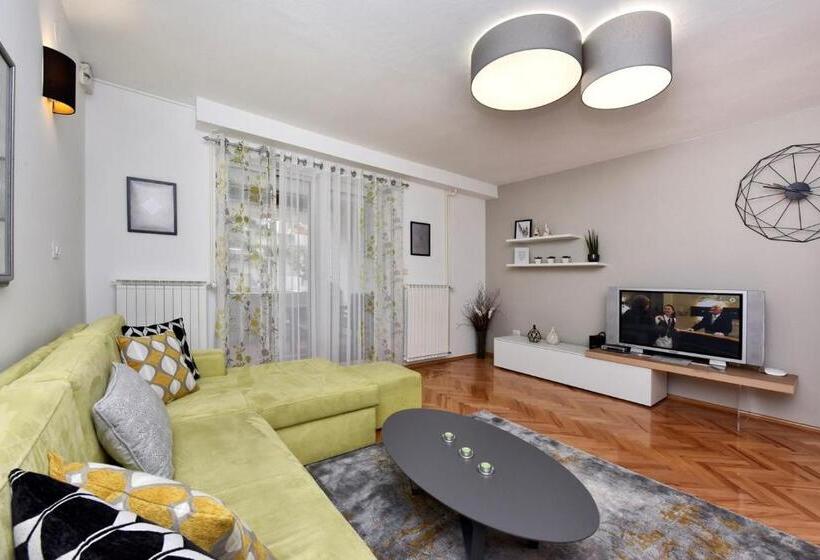 Apartments Lavizatic