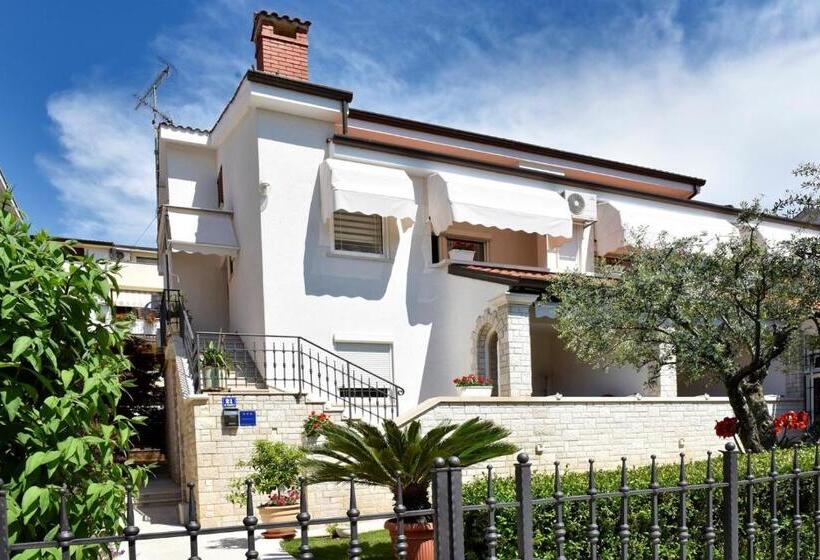 Apartments Lavizatic