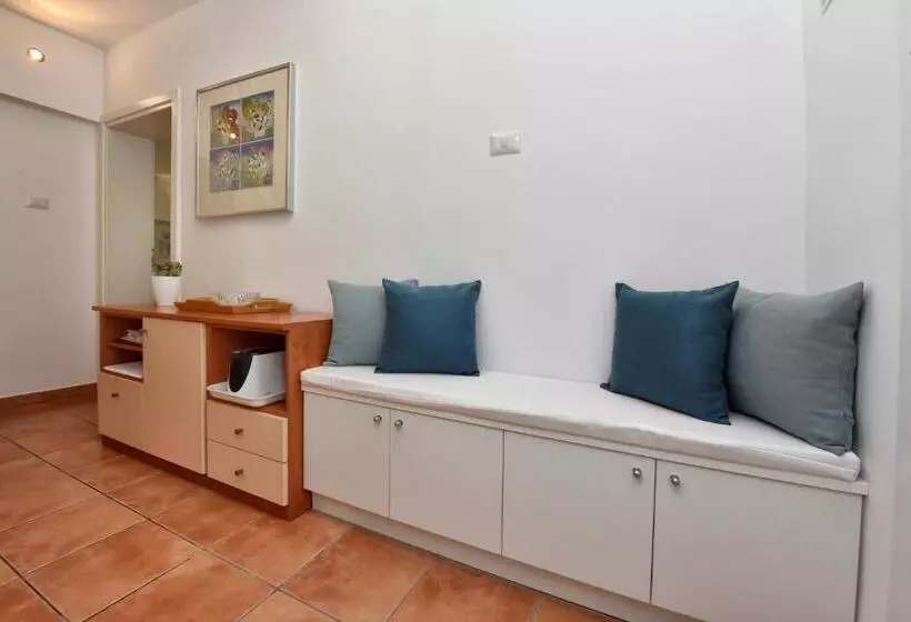 Apartments Lavizatic