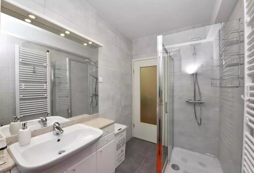 Apartments Lavizatic