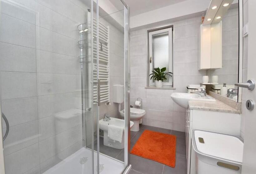 Apartments Lavizatic