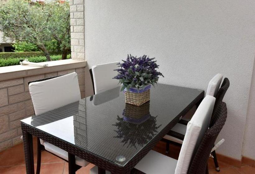 Apartments Lavizatic