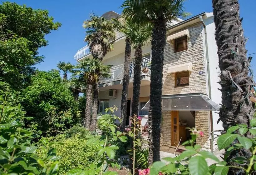 Apartments Lončar