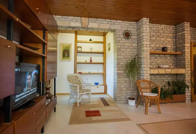 Apartments Lončar