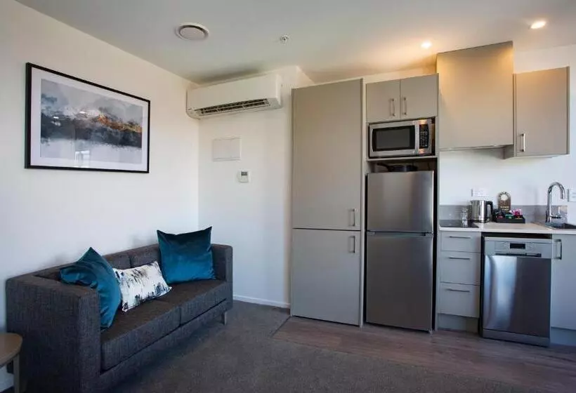 Hotelli Ramada By Wyndham Queenstown Central