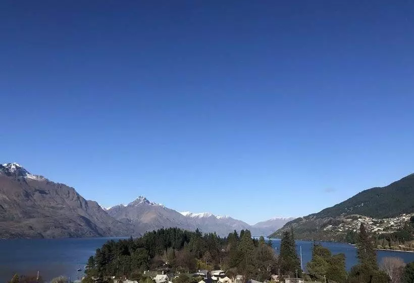Hotelli Ramada By Wyndham Queenstown Central