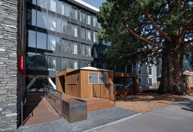 Hotelli Ramada By Wyndham Queenstown Central