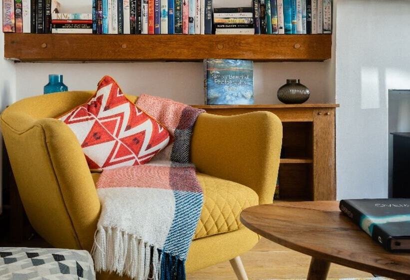 The Madras Cottage  Bright 3bdr Home With Garden