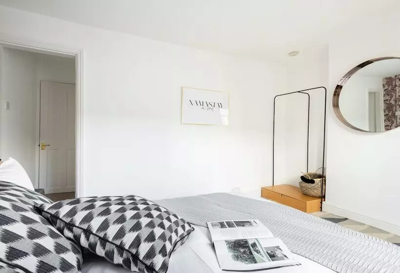The Madras Cottage  Bright 3bdr Home With Garden