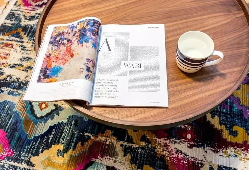 The Modern Classic   Contemporary & Elegant 3bdr Home