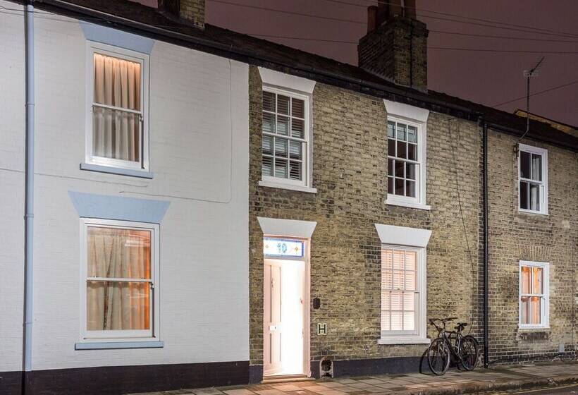 The Modern Classic Contemporary & Elegant 3bdr Home