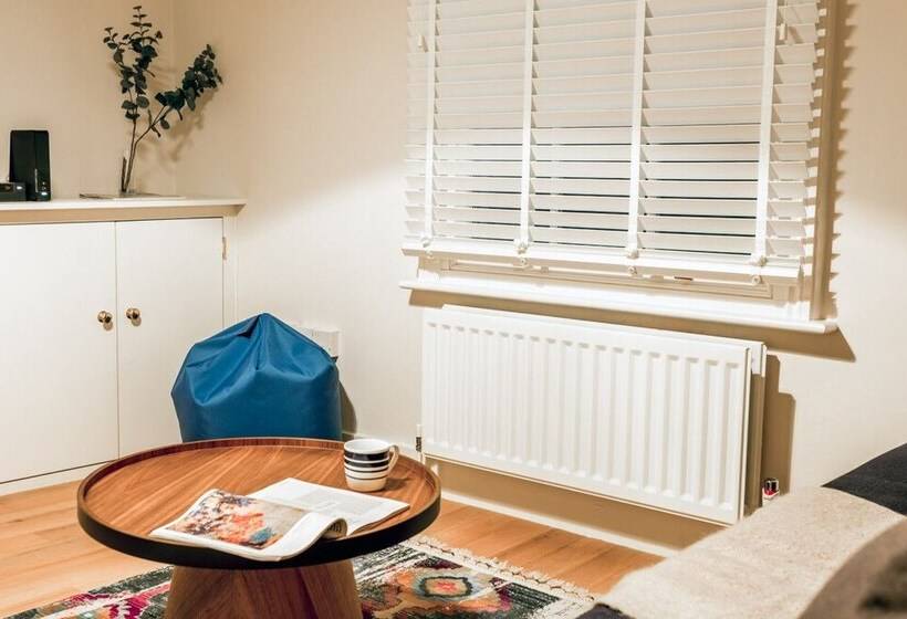 The Modern Classic Contemporary & Elegant 3bdr Home