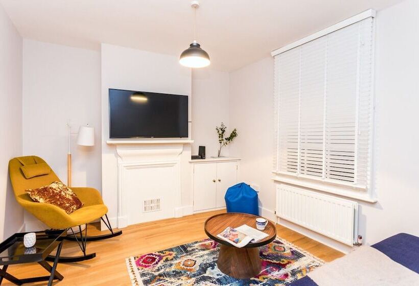 The Modern Classic Contemporary & Elegant 3bdr Home