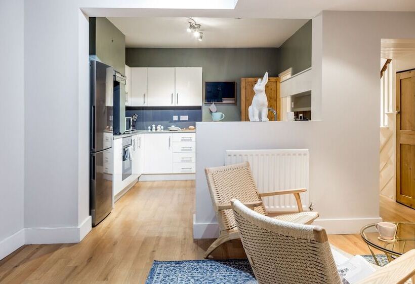 The Modern Classic Contemporary & Elegant 3bdr Home