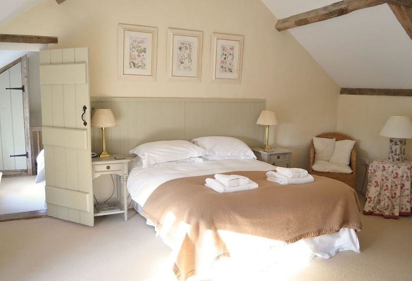 Banningham Coach House