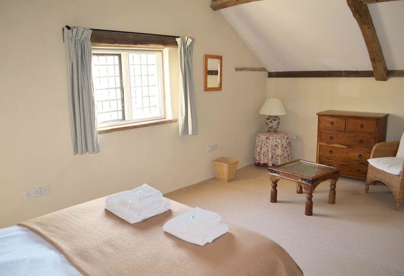 Banningham Coach House