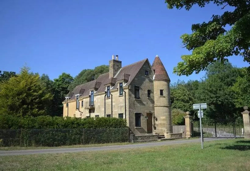 East Lodge Bolney