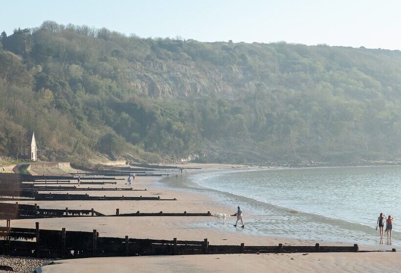Garden Apartment On The Beach