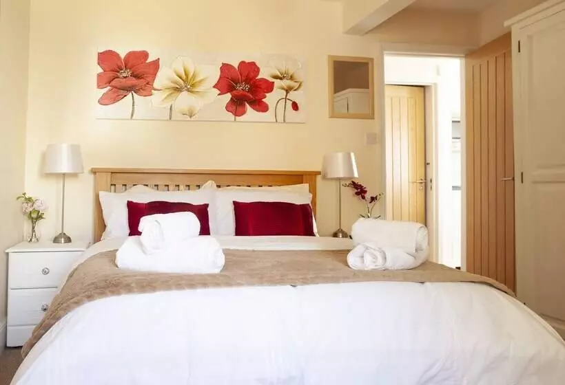 Garden Apartment On The Beach