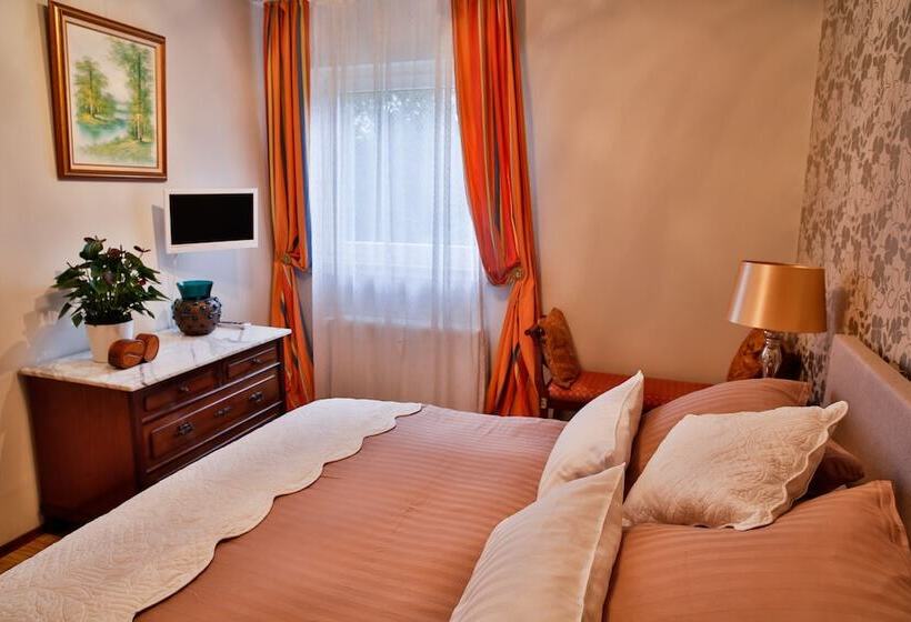 Golden Treasure Deluxe