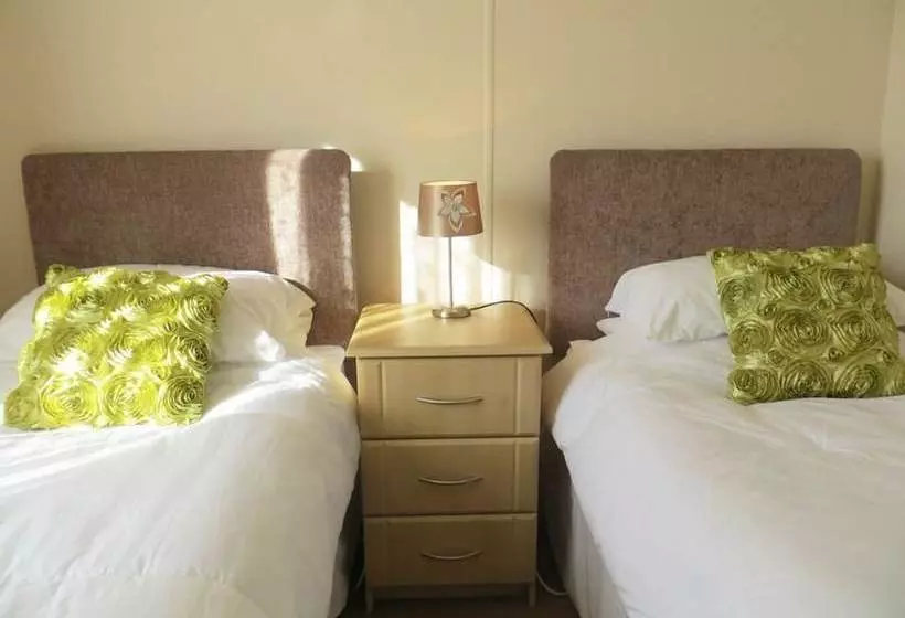 Jolie  Lovely Lodge For Couples Or Family