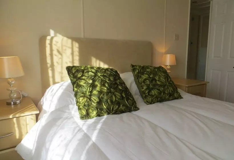 Jolie  Lovely Lodge For Couples Or Family