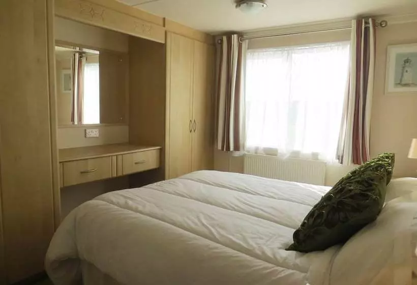 Jolie  Lovely Lodge For Couples Or Family
