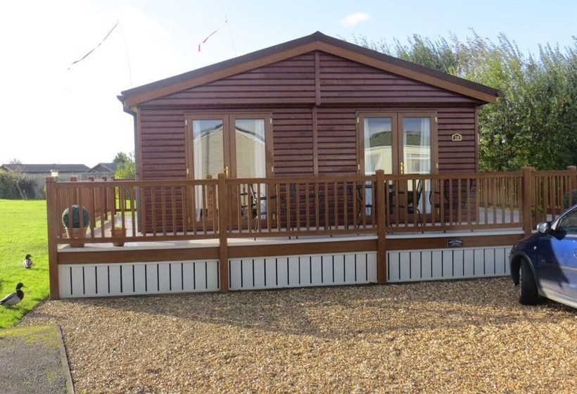 Jolie  Lovely Lodge For Couples Or Family