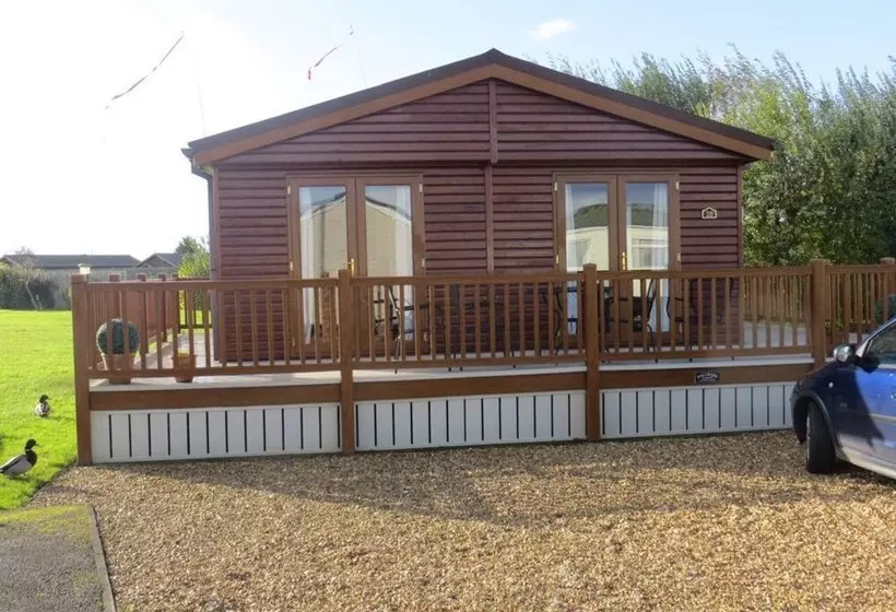Jolie  Lovely Lodge For Couples Or Family