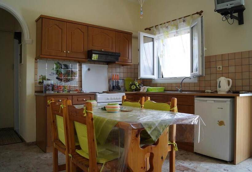 Katerina Pool Apartments