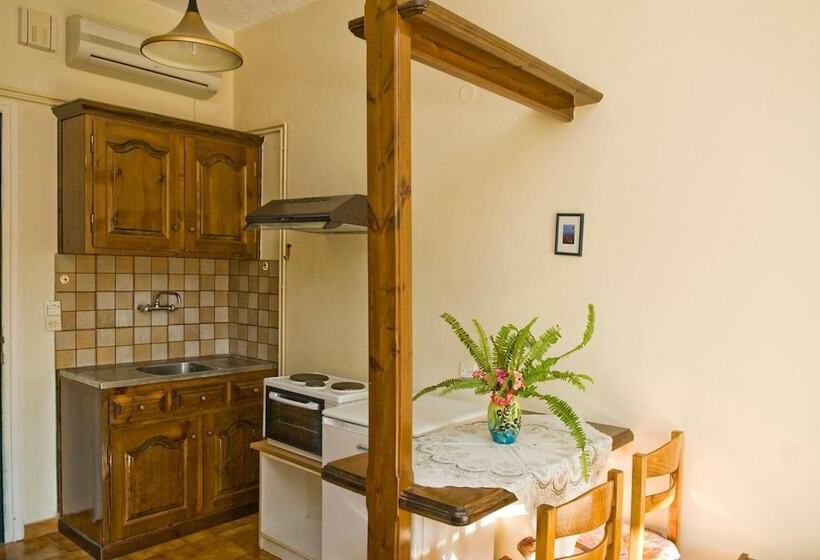 Katerina Pool Apartments