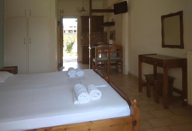 Katerina Pool Apartments