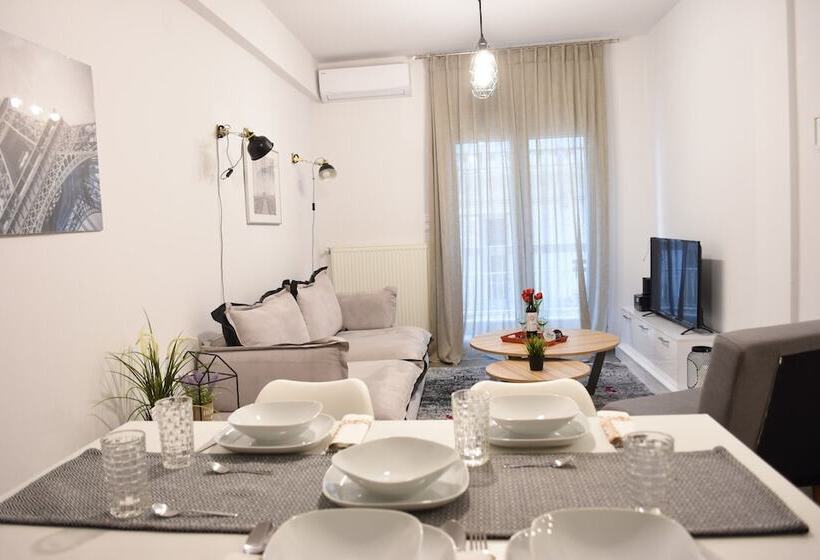 Heliconia Deluxe Apt Must