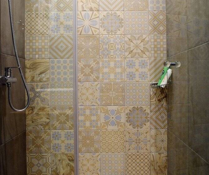 Heliconia Deluxe Apt Must