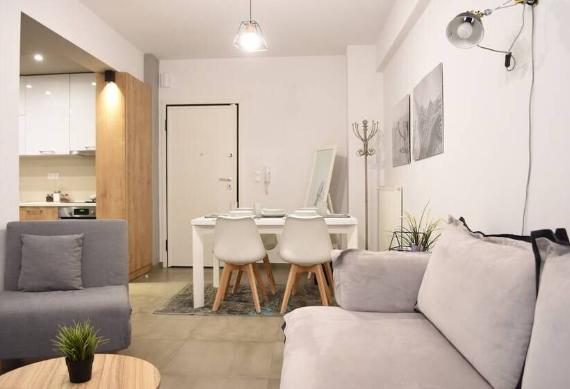 Heliconia Deluxe Apt Must