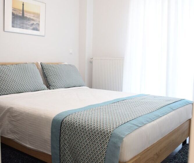 Heliconia Deluxe Apt Must