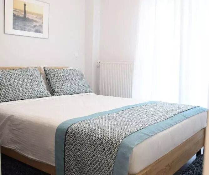 Heliconia Deluxe Apt Must