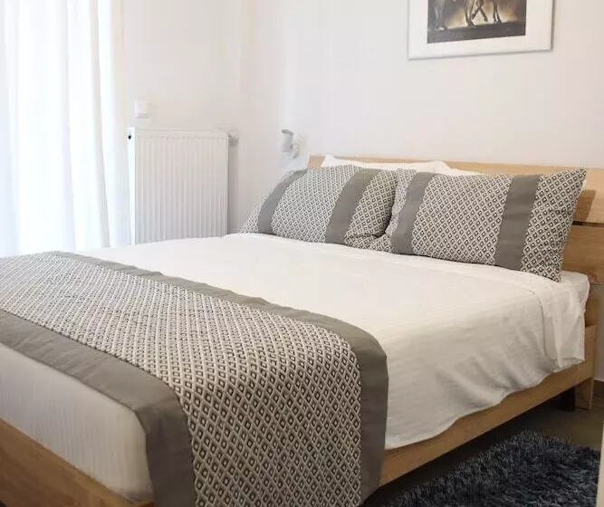 Heliconia Deluxe Apt Must