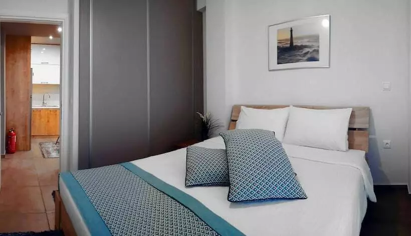 Heliconia Deluxe Apt Must