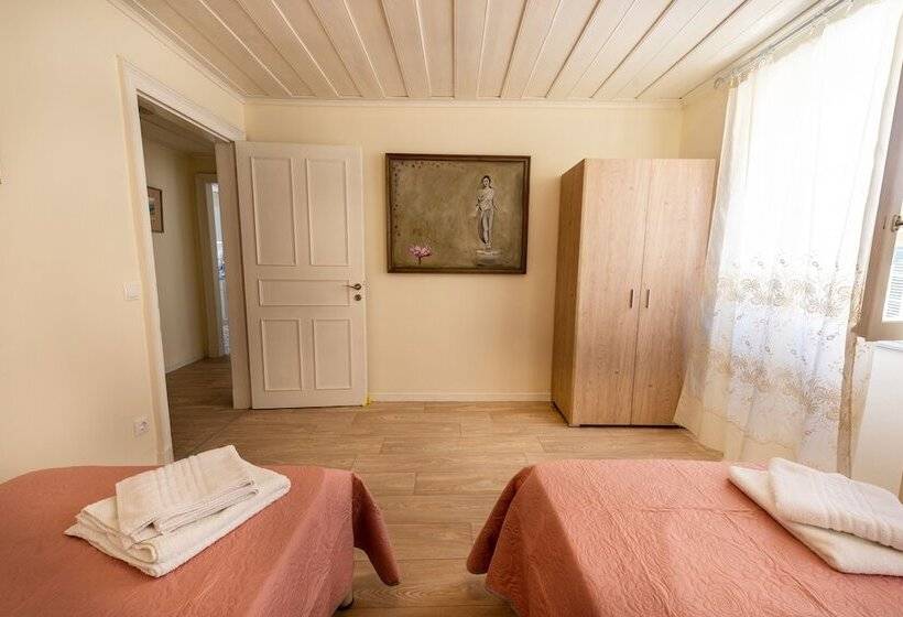 The Artist S Apartment By Konnect